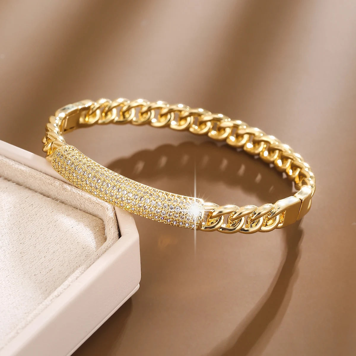 Fashionable Chain-Shaped Synthetic Zirconia Women's Bracelet For Banquet Gifts Jewelry Accessory