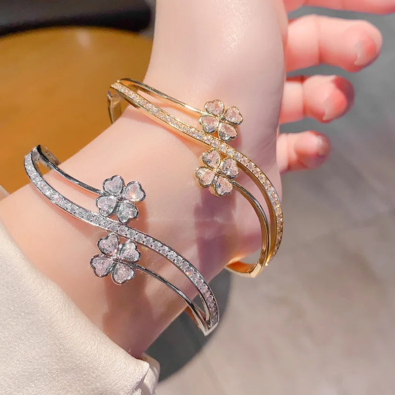 Luxury Women's Gold Rhinestone Flower Pop Bracelet
