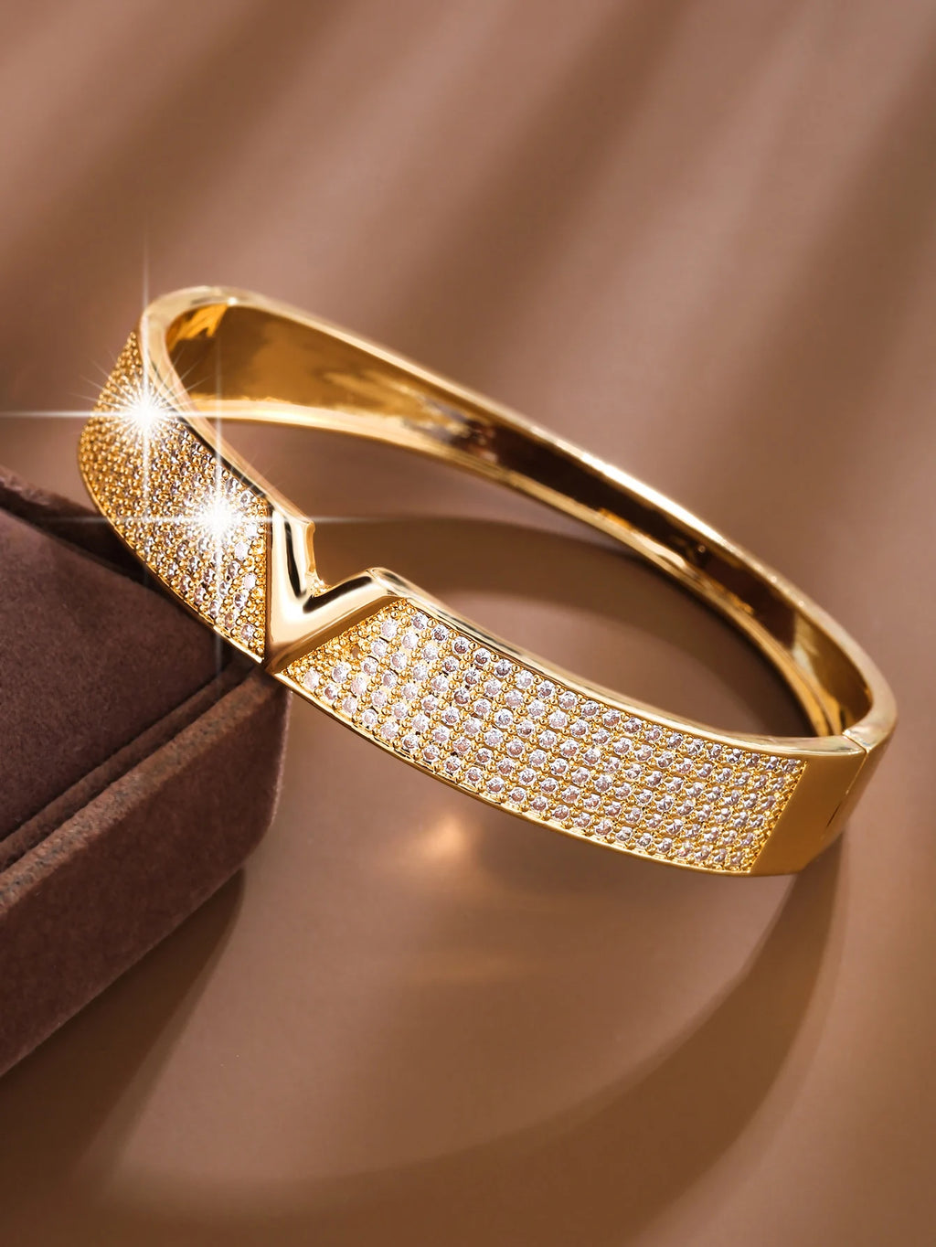 Simple V-Shaped Design Synthetic Zircon Women's Bracelet For Daily Life And Banquets Jewelry Accessory