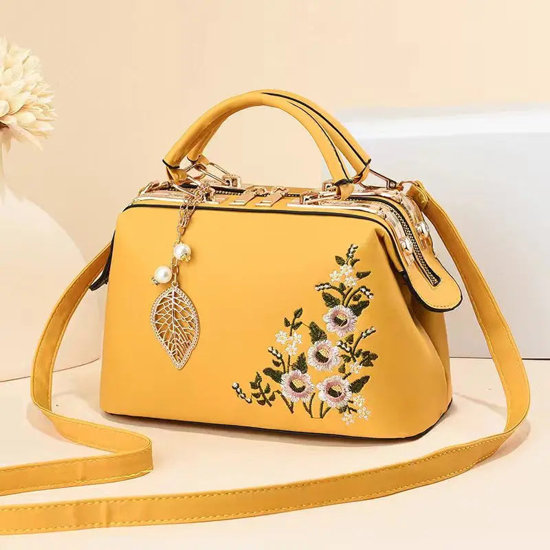 Fashionable And Casual Women'S Handbag Tassel Embroidered Small Square Bag Classic Retro Single Shoulder Crossbody Bag women