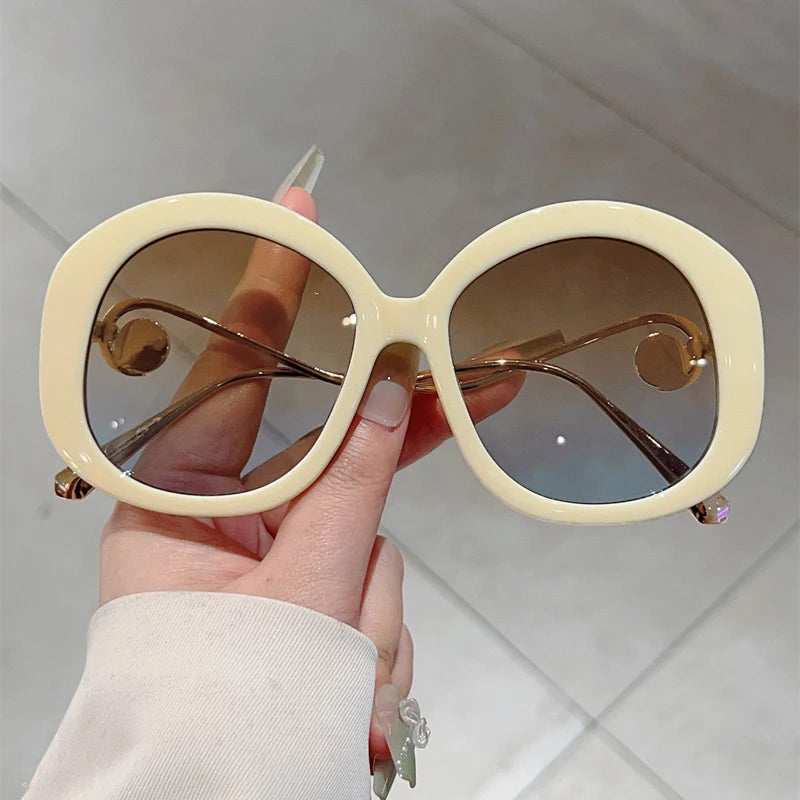 KAMMPT Oversized Round Sunglasses – Geometric Print Frames with Pearl Accent, UV400