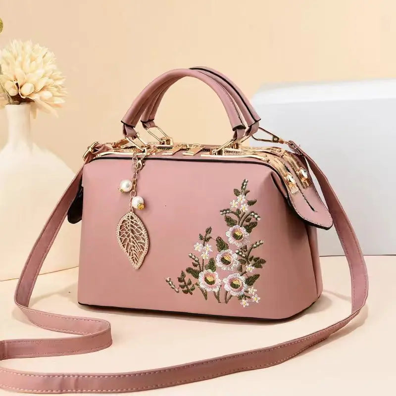 Fashionable And Casual Women'S Handbag Tassel Embroidered Small Square Bag Classic Retro Single Shoulder Crossbody Bag women
