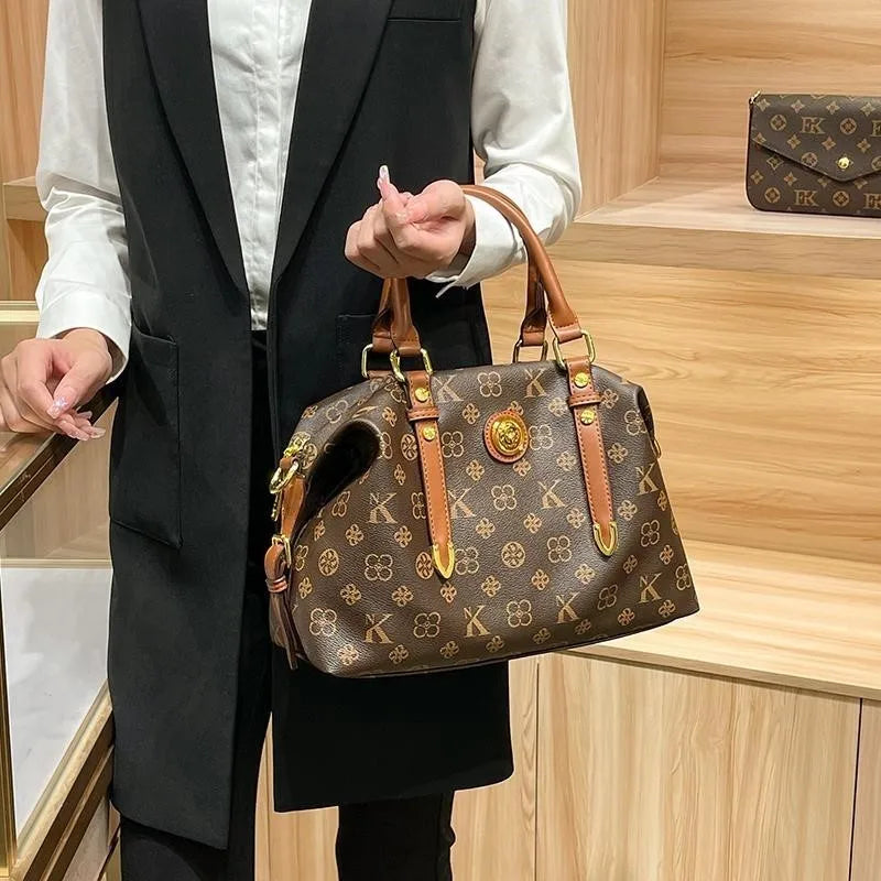 Ladies' light luxury handbag 2026 new high-end designer retro handbag shoulder bag large capacity crossbody bag fashionable