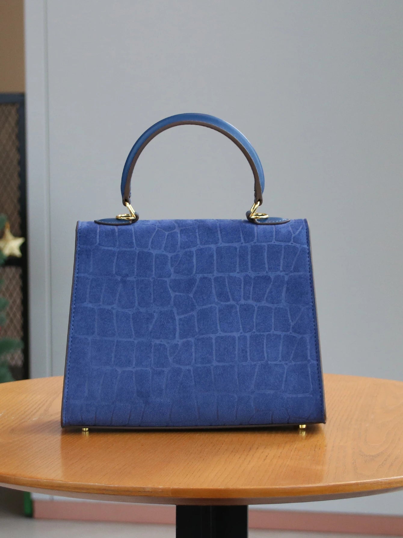 Retro Frosted Crocodile Pattern Box Bag – High-End Leather Commuter Handbag for Women