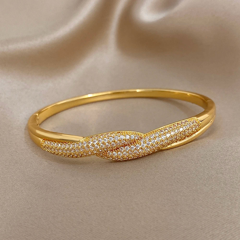 Luxury Geometric Twisted Rhinestone Cuff Bangle Bracelets for Women Fashion Gold Plated Copper Chunky Bracelet Party Jewelry