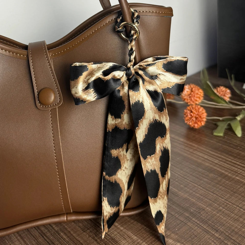 New Retro Fashion Leopard Print Bow Keychain Fabric Streamer Bag Pendant Creative Car Key Chain Fashion Simple Valentine's Gift
