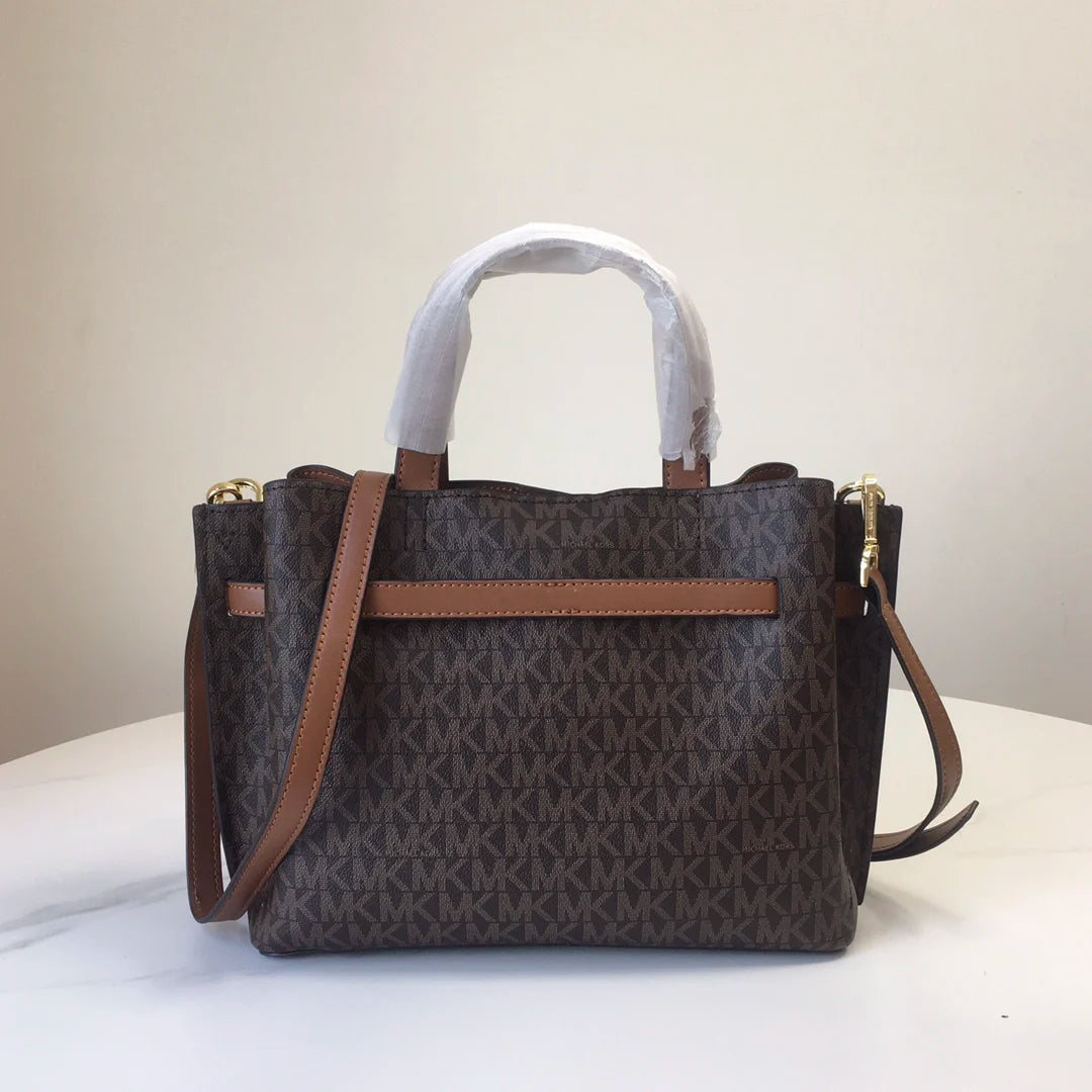 Classic Design Large Capacity Tote Bag – Luxury-Inspired Fashion Shoulder Bag for Women in 6 Colors